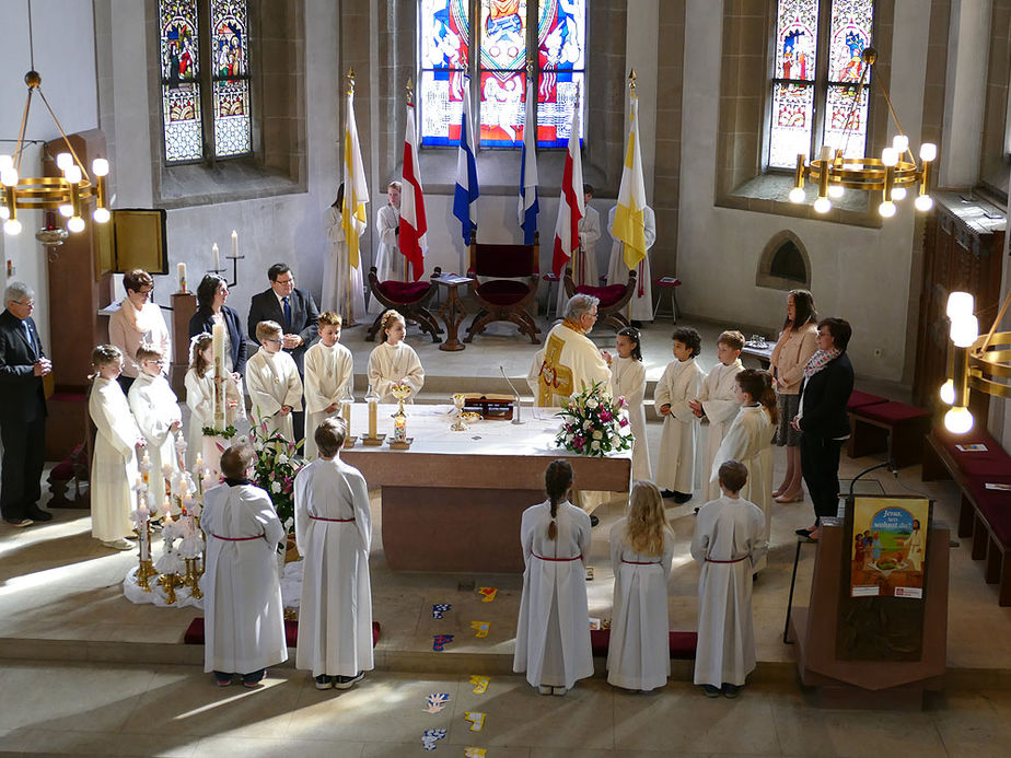 Feier der 1. Heiligen Kommunion in Sankt Crescentius (Foto: Karl-Franz Thiede)